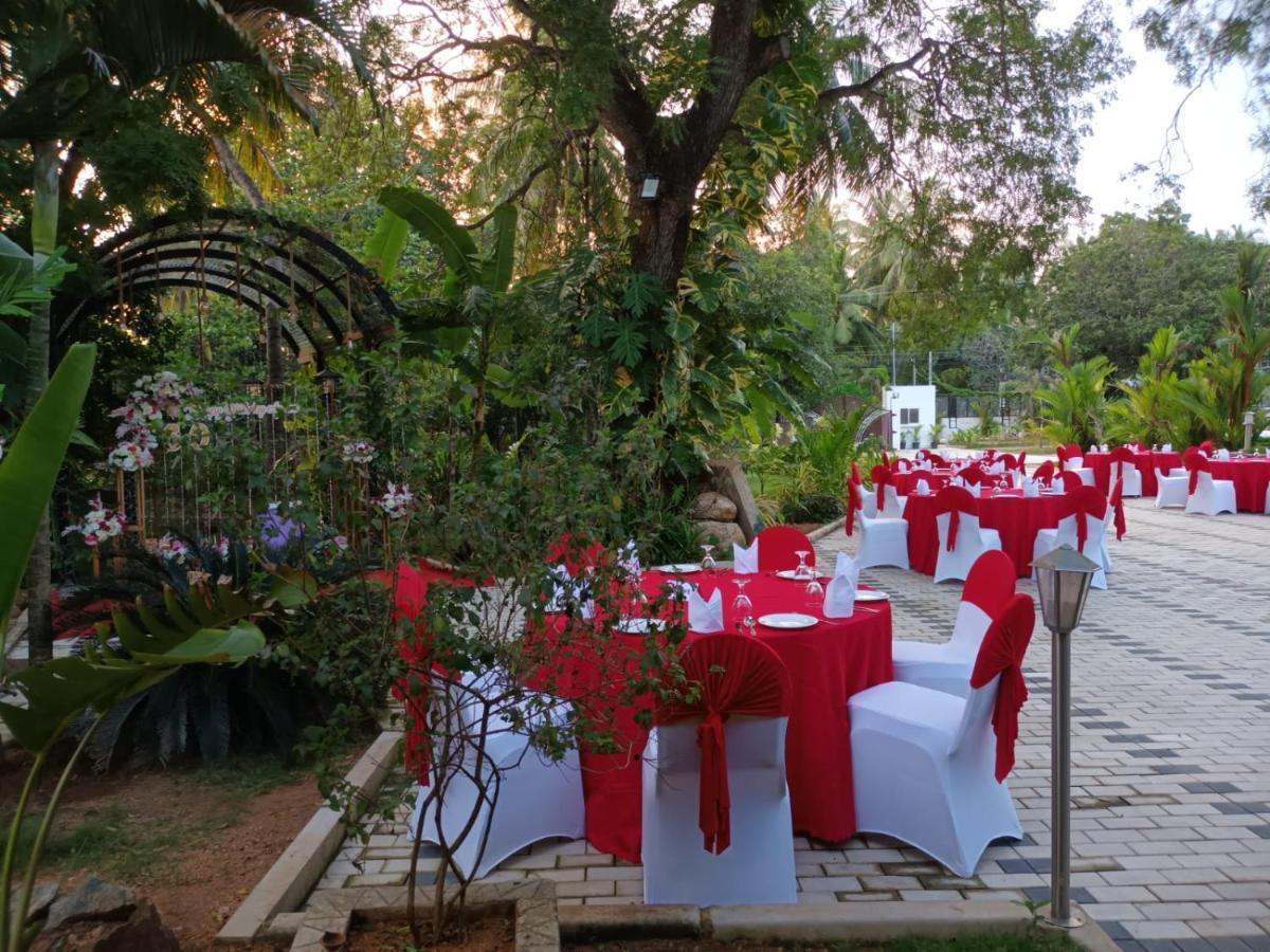 Lucky Beach Resort Trincomalee Exterior foto
