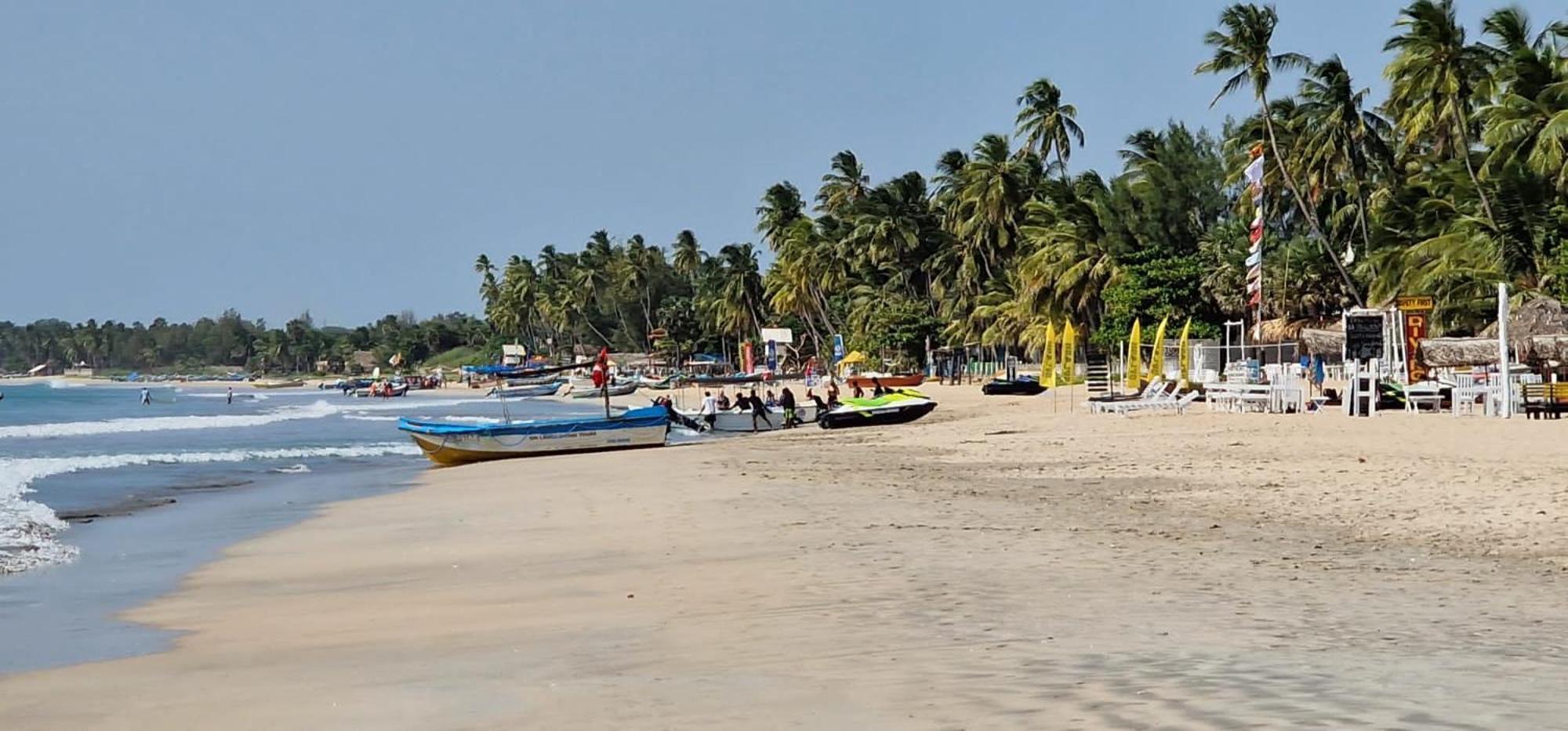 Lucky Beach Resort Trincomalee Exterior foto