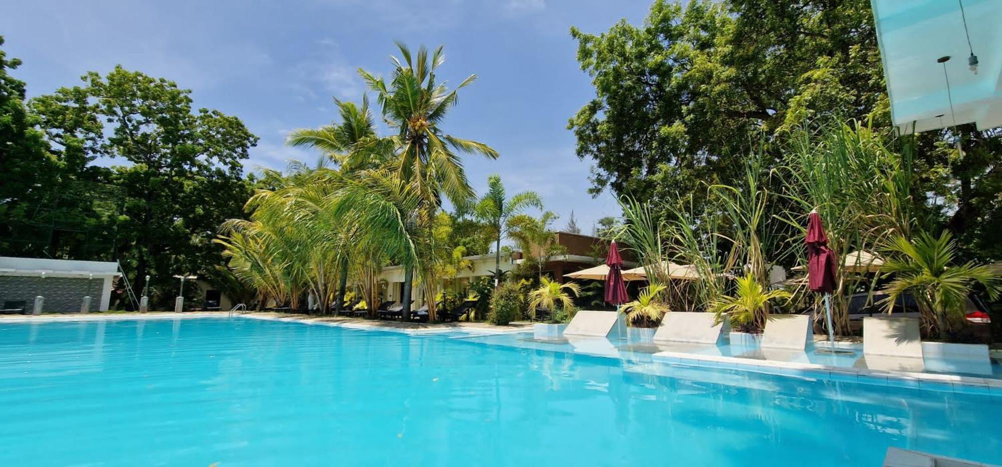 Lucky Beach Resort Trincomalee Exterior foto