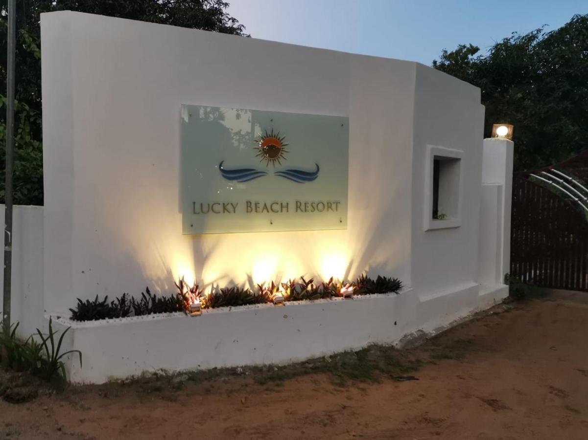 Lucky Beach Resort Trincomalee Exterior foto